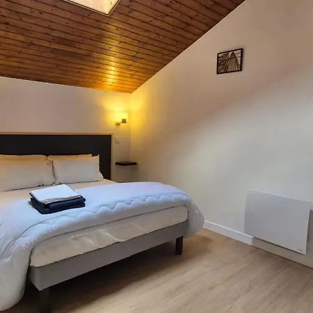 Le Saint Martin Le Convivial 6-8 People Blaslay